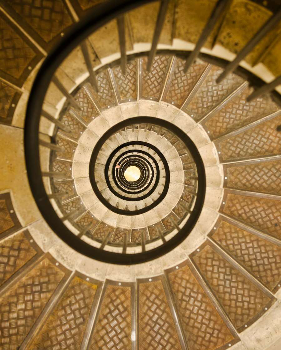 Cage d’escalier en colimaçon vue d’en haut