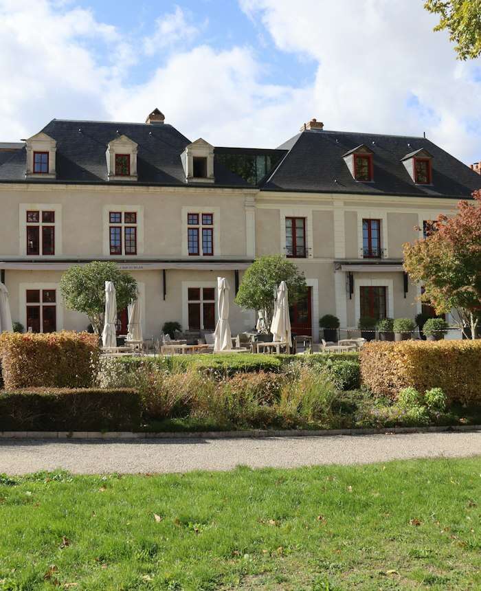 Maison de maître dans un jardin d’automne